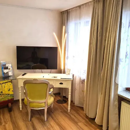 Ferienwohnung Jeremy Apartment *